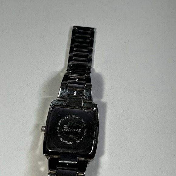 Lot of 4 Geneva Quartz Watches – Mixed Styles – Leather & Metal Bands NOT TESTED - Picture 8 of 10